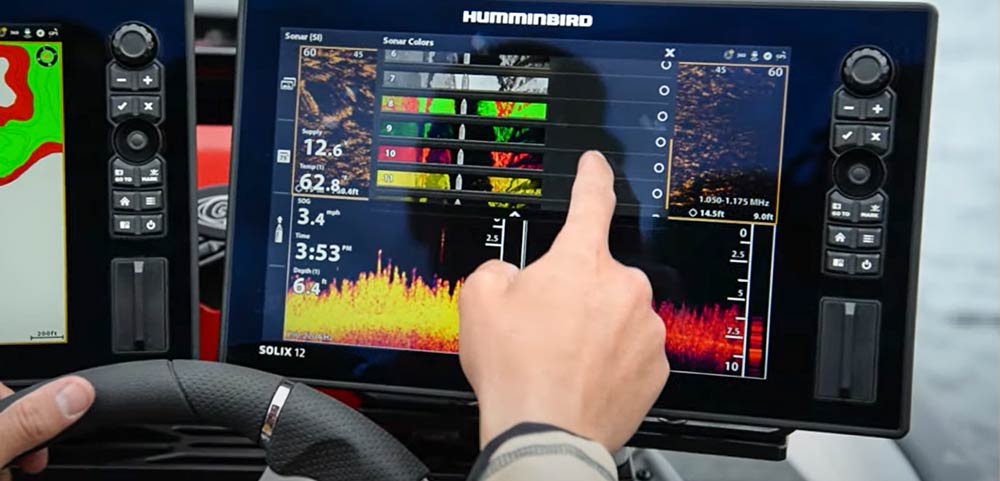 chris zaldain choosing a humminbird color palette