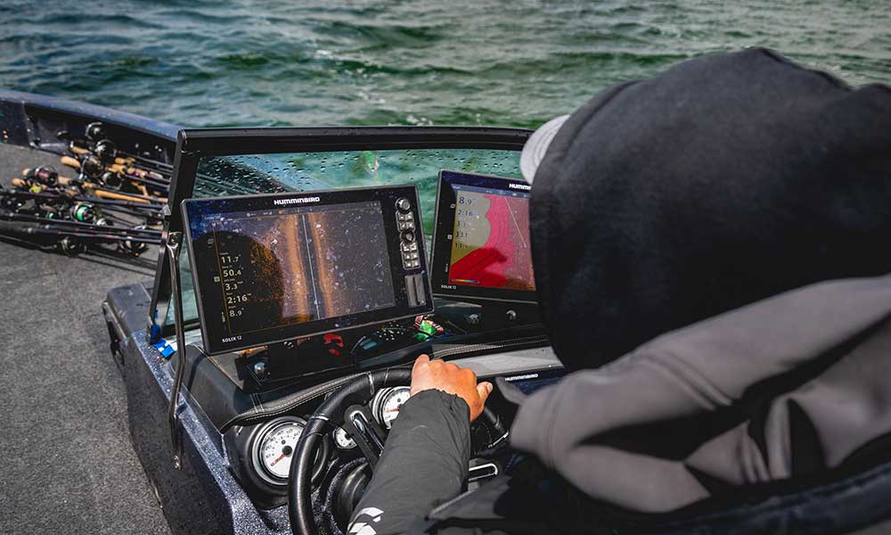 using electronics to find walleye